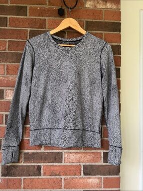 lululemon Women’s Top Rush Hour Gray Textured Long-Sleeve Crew Neck Size 4